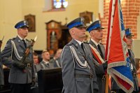 Święto Policji Łomża - uczestnicy Mszy Św. funkcjonariusze Policji, poczet sztandarowy