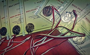 Medale i dyplomy w konkursie Bieg po bezpieczne wakacje