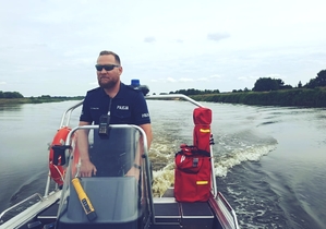 patrol wodny w służbie na rzece Narew