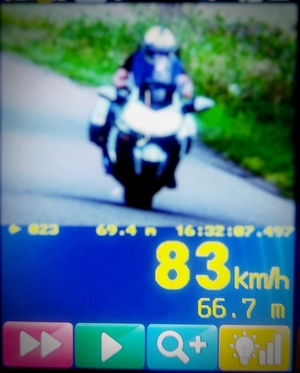Zrzut ekranu z urządzenia do pomiaru prędkości