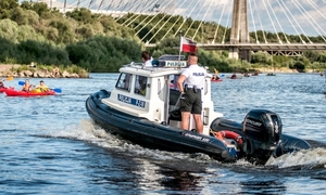 łódź policyjna na akwenie